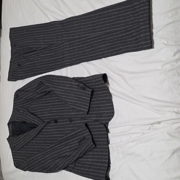 Elegant SALVATORE FERRAGAMO Charcoal Pinstripe Men's WOOL Suit - Picture 1 of 8